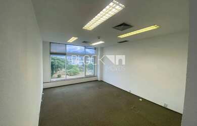 Imagem: O depósito possui 1 Vaga na garagem, 40m² de Área e está