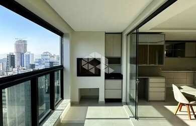 Imagem 3: Apartamento com 3 suítes e 3 vagas de garagem na Meia Praia