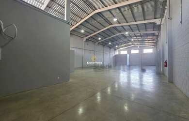 Imagem: O depósito possui 600m² de Área e está localizado em Plano