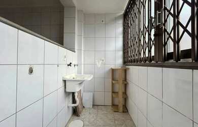 Imagem 5: Apartamento à venda, 2 dormitórios, sacada, e vaga, próximo à 6ª...