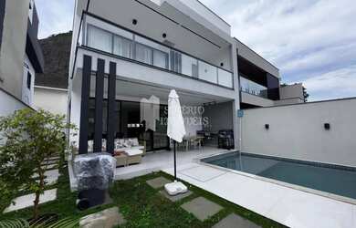 Imagem: A casa em condomínio possui 4 Dormitórios, 5 Banheiros, 3