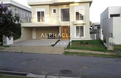 Imagem: A casa em condomínio possui 4 Dormitórios, 5 Banheiros, 4