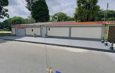 Imagem: A casa possui 3 Dormitórios, 3 Banheiros e Imóvel novo e está