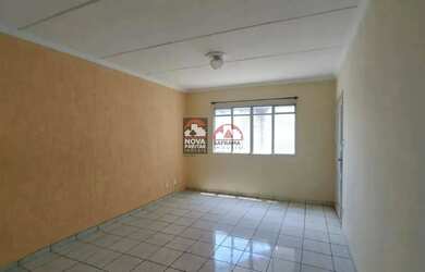 Imagem: O apartamento possui 3 Dormitórios, 1 Banheiro, 1 Vaga na garagem