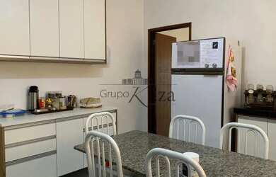 Imagem 10: Oportunidade - Casa - Bosque dos Eucaliptos - 3 Dormitórios - 250m²