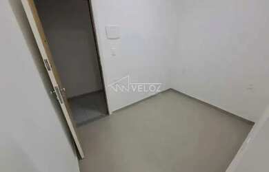 Imagem 7: Kitnet/Conjugado - / Residencial / Glória