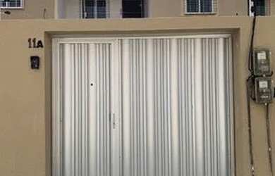 Imagem: A casa possui 2 Dormitórios, 1 Banheiro, 1 Vaga na garagem