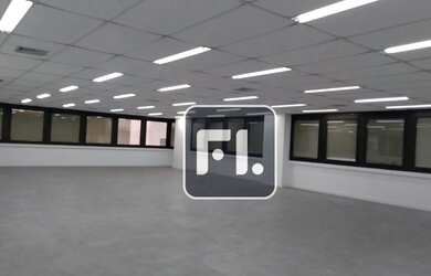 Imagem: O depósito possui 2 Vagas na garagem, 265m² de Área e está