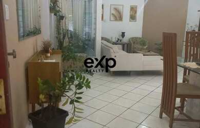 Imagem 16: Casa com 5 cômodos, sendo na casa principal, uma suite com closet, duas...