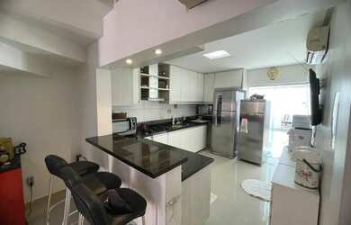 Imagem: A casa em condomínio possui 4 Dormitórios, 5 Banheiros, 2