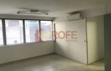 Imagem: O depósito possui 1 Vaga na garagem, 75m² de Área e está