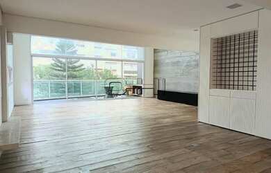 Imagem: O apartamento possui 3 Dormitórios, 4 Banheiros, 4 Vagas na