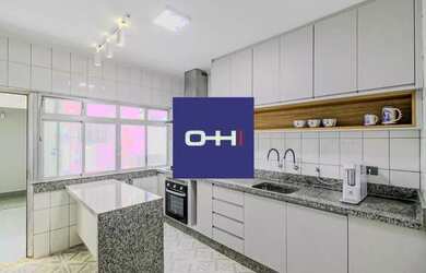 Imagem: A casa possui 4 Dormitórios, 5 Banheiros, 2 Vagas na garagem