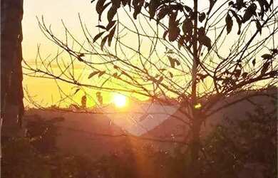 Imagem: A casa possui 3 Dormitórios, 3 Banheiros, 2 Vagas na garagem