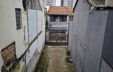 Imagem: O terreno possui 80m² de Área e está localizado em Vila