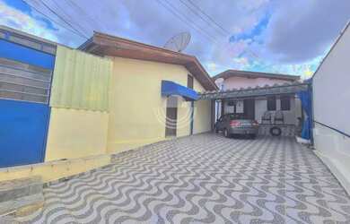 Imagem: A casa possui 2 Dormitórios, 2 Banheiros, 5 Vagas na garagem