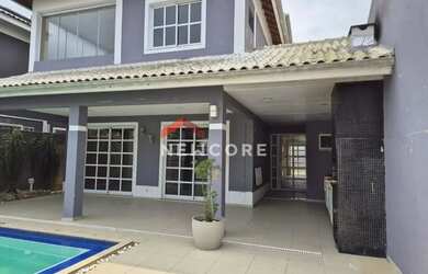 Imagem: A casa em condomínio possui 4 Dormitórios, 4 Banheiros, 2