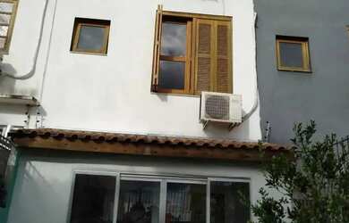 Imagem: A casa possui 4 Dormitórios, 4 Banheiros, 1 Vaga na garagem