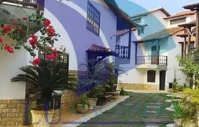 Imagem: A casa à venda possui 4 Dormitórios, 3 Banheiros, 1 Vaga na