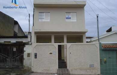 Imagem: A casa possui 3 Dormitórios, 2 Banheiros e 140m² de Área