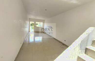 Imagem: A casa possui 3 Dormitórios, 3 Banheiros, 2 Vagas na garagem