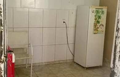 Imagem: A casa possui 1 Dormitório, 1 Banheiro e está localizado