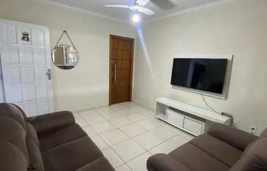 Imagem: A casa possui 2 Dormitórios, 2 Banheiros, 2 Vagas na garagem