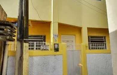 Imagem: A casa possui 2 Dormitórios, 1 Banheiro, 2 Vagas na garagem