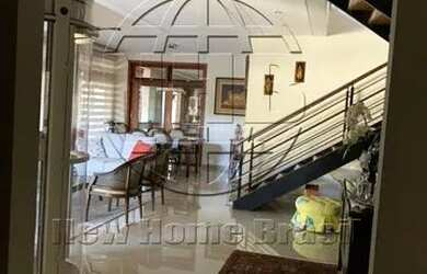 Imagem: A casa em condomínio possui 4 Dormitórios, 5 Banheiros, 4