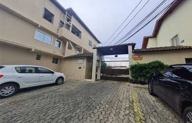 Imagem: A casa possui 1 Dormitório, 1 Banheiro, 1 Vaga na garagem