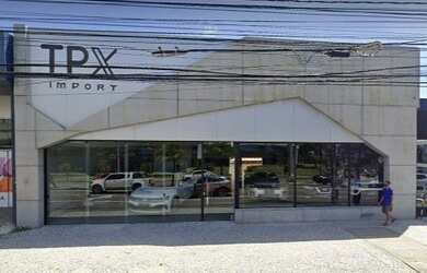 Imagem: O depósito possui 5 Vagas na garagem, 400m² de Área e está