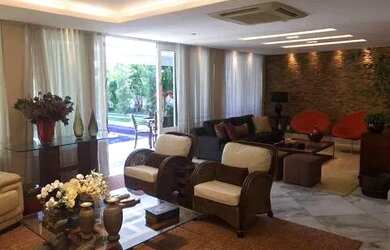 Imagem: A casa em condomínio possui 5 Dormitórios, 5 Banheiros, 5