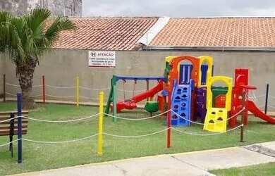 Imagem 13: Apartamento repleto de armários