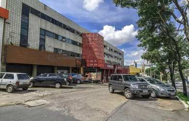 Imagem: O depósito possui 2 Vagas na garagem, 40m² de Área e está