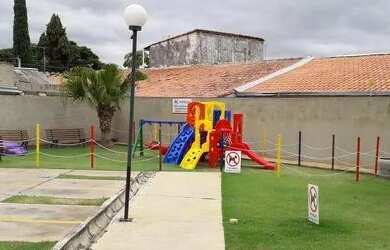 Imagem 14: Apartamento repleto de armários