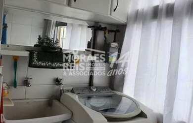 Imagem: O apartamento possui 2 Dormitórios, 1 Banheiro, 1 Vaga na garagem