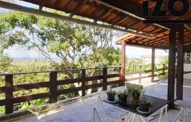 Imagem: A casa possui 5 Dormitórios, 1 Banheiro, 1 Vaga na garagem