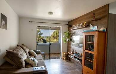 Imagem: O apartamento possui 2 Dormitórios, 1 Banheiro, 1 Vaga na garagem