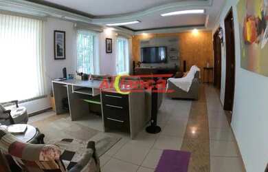 Imagem: A casa possui 3 Dormitórios, 3 Banheiros, 1 Vaga na garagem