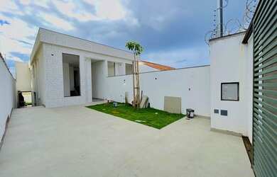 Imagem 1: MARAVILHOSA CASA LUXUOSA COM 03 SUÍTES NO BAIRRO SANTA AMÉLIA