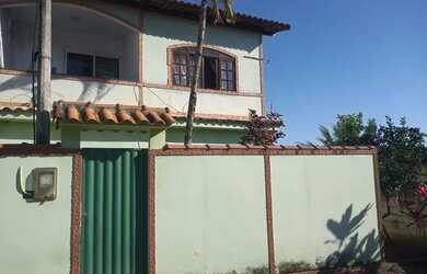 Imagem: A casa em condomínio possui 3 Dormitórios, 2 Banheiros, 1