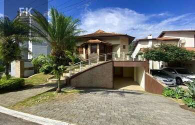 Imagem: A casa em condomínio possui 4 Dormitórios, 5 Banheiros, 4