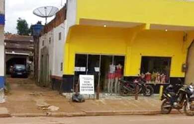 Imagem: A casa possui 3 Dormitórios, 2 Banheiros, 3 Vagas na garagem