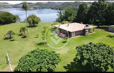 Imagem: A fazenda possui 256m² de Área e está localizado em Três