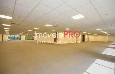 Imagem: O depósito possui 5 Vagas na garagem, 1.165m² de Área e