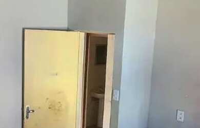 Imagem 15: CASA DE ESQUINA LOCALIZADA NO BAIRRO DOM PEDRO, COM 3 QUARTOS SENDO 1...