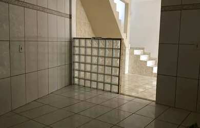 Imagem: A casa possui 2 Dormitórios, 2 Banheiros, 1 Vaga na garagem