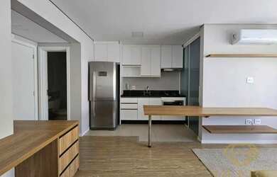 Imagem: O apartamento possui 1 Dormitório, 1 Banheiro, 1 Vaga na garagem