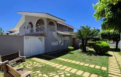 Imagem: A casa em condomínio possui 4 Dormitórios, 5 Banheiros, 5