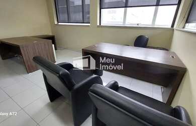 Imagem: O depósito possui 1 Vaga na garagem, 80m² de Área e está